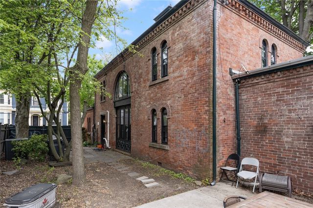 369 Thayer Street, Providence, RI 02906