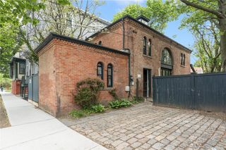 369 Thayer Street, Providence, RI 02906