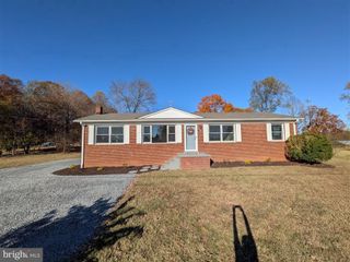 7183 OAK DR, Reva, VA 22735