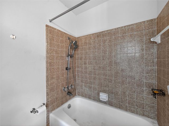1405 Southwood Hills DR, Taylor, TX 76574
