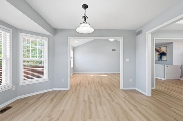 902 SHAKERTOWN WAY, Columbia, MO 65203