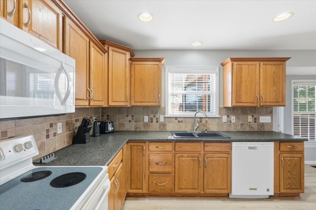 902 SHAKERTOWN WAY, Columbia, MO 65203