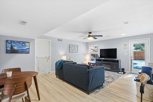 902 SHAKERTOWN WAY, Columbia, MO 65203