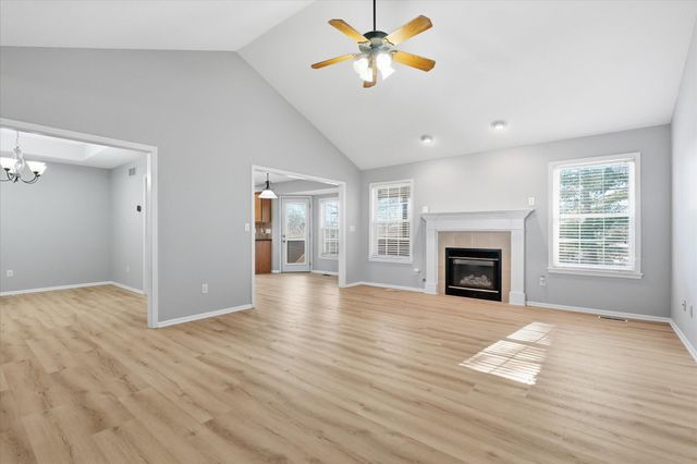 902 SHAKERTOWN WAY, Columbia, MO 65203