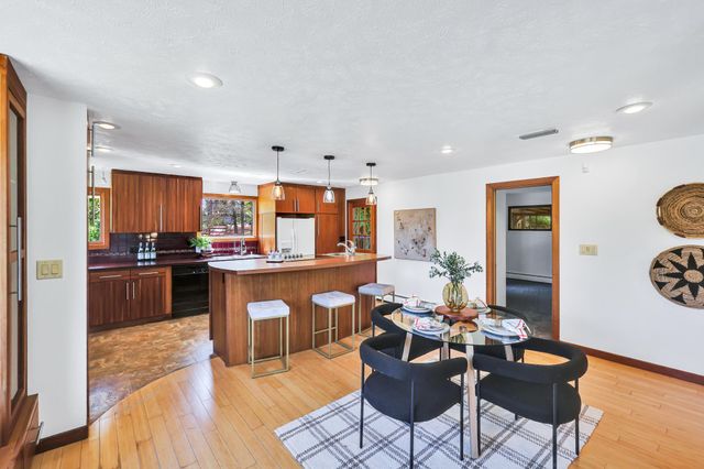 10401 N College Cir, Spokane, WA 99218