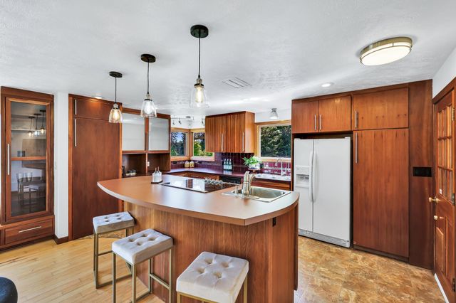 10401 N College Cir, Spokane, WA 99218