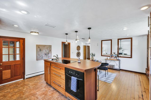 10401 N College Cir, Spokane, WA 99218
