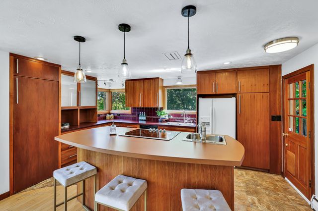 10401 N College Cir, Spokane, WA 99218