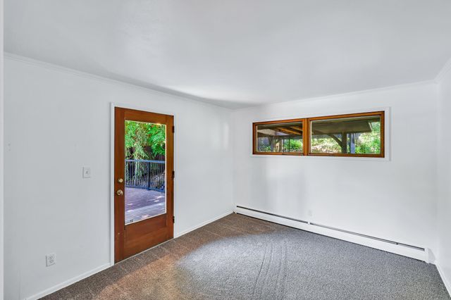10401 N College Cir, Spokane, WA 99218