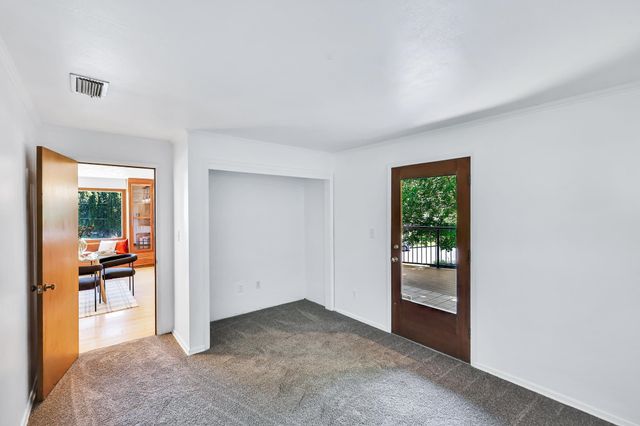 10401 N College Cir, Spokane, WA 99218