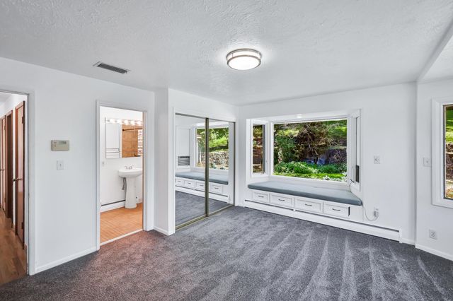 10401 N College Cir, Spokane, WA 99218