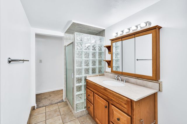 10401 N College Cir, Spokane, WA 99218