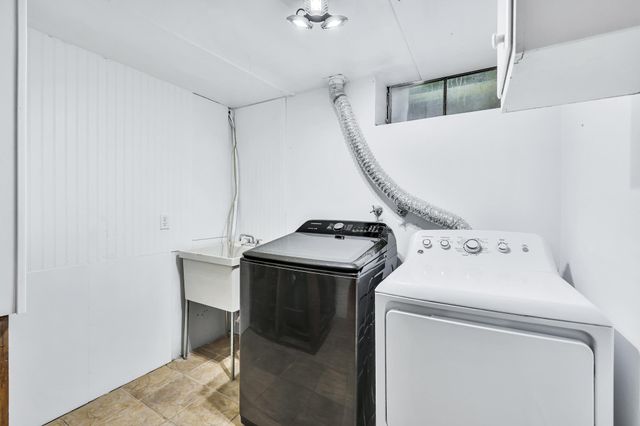 10401 N College Cir, Spokane, WA 99218