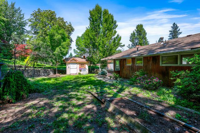 10401 N College Cir, Spokane, WA 99218