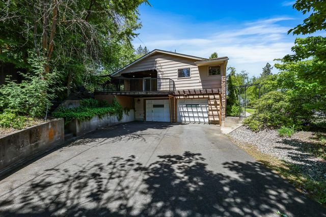 10401 N College Cir, Spokane, WA 99218