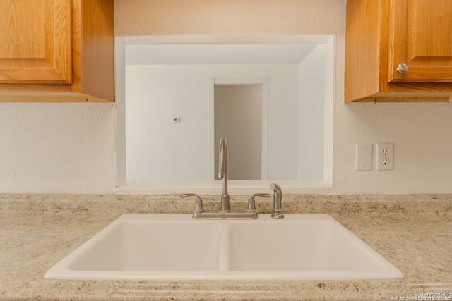 5962 Cliff Valley, San Antonio, TX 78250