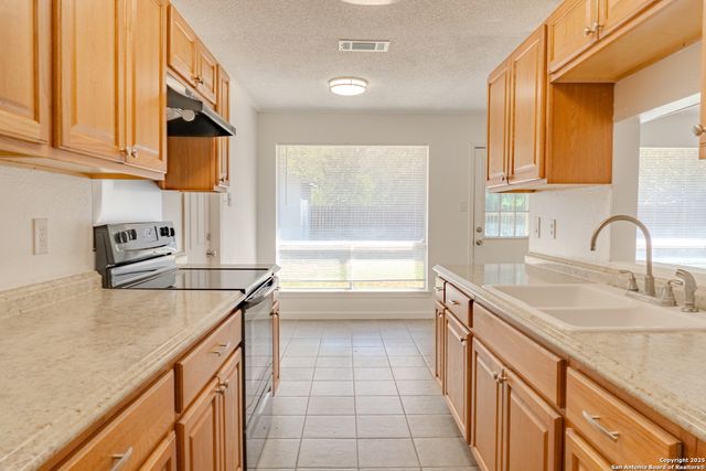 5962 Cliff Valley, San Antonio, TX 78250