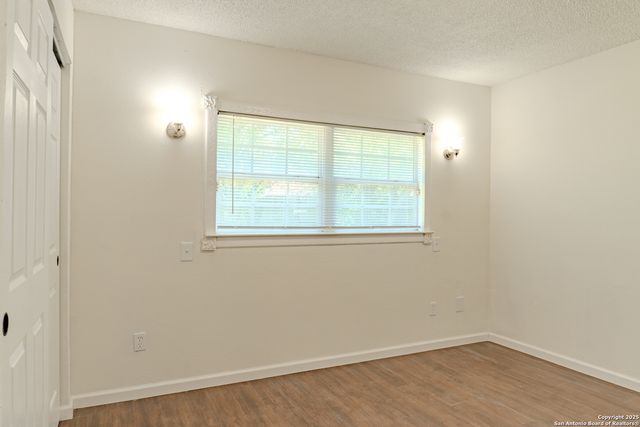 5962 Cliff Valley, San Antonio, TX 78250