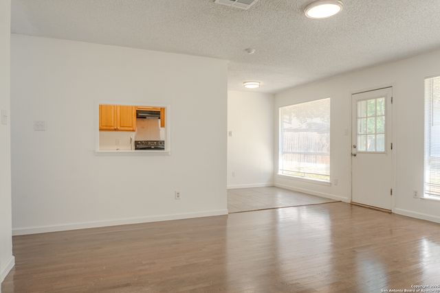 5962 Cliff Valley, San Antonio, TX 78250