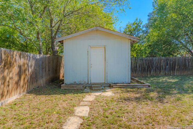 5962 Cliff Valley, San Antonio, TX 78250