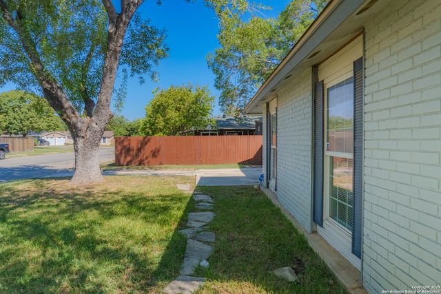 5962 Cliff Valley, San Antonio, TX 78250