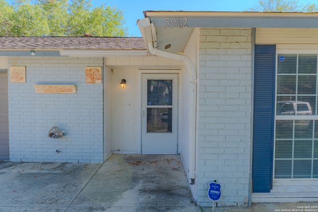 5962 Cliff Valley, San Antonio, TX 78250
