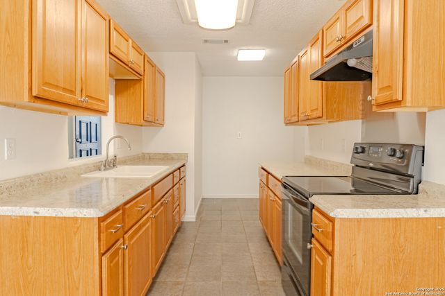 5962 Cliff Valley, San Antonio, TX 78250