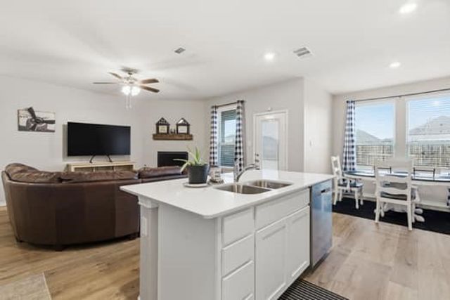 3018 Moccasin Lane, Aubrey, TX 76227