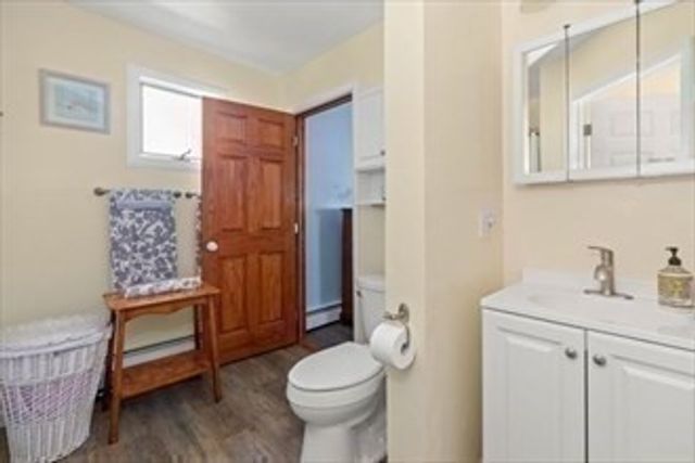 16 Simmons Rd, Nahant, MA 01908