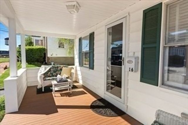 16 Simmons Rd, Nahant, MA 01908