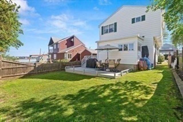 16 Simmons Rd, Nahant, MA 01908
