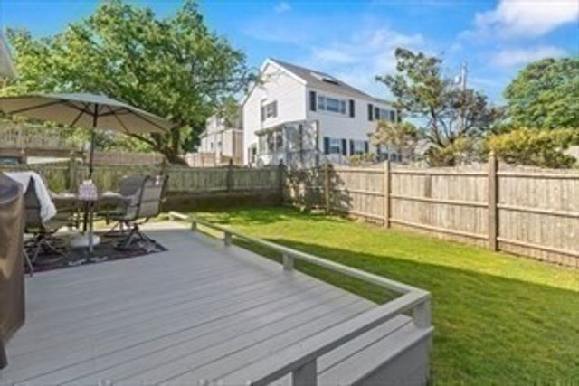 16 Simmons Rd, Nahant, MA 01908
