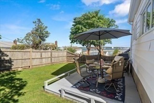 16 Simmons Rd, Nahant, MA 01908
