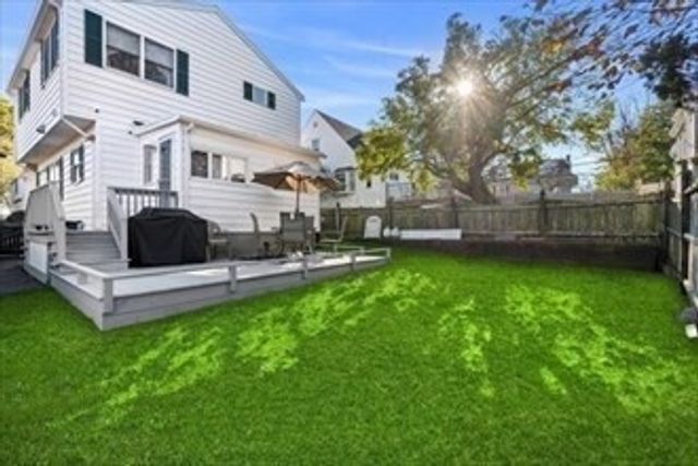 16 Simmons Rd, Nahant, MA 01908
