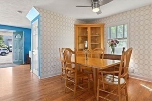16 Simmons Rd, Nahant, MA 01908