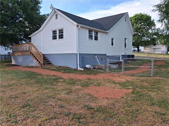 6 Allen Street, Pelzer, SC 29669
