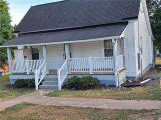 6 Allen Street, Pelzer, SC 29669
