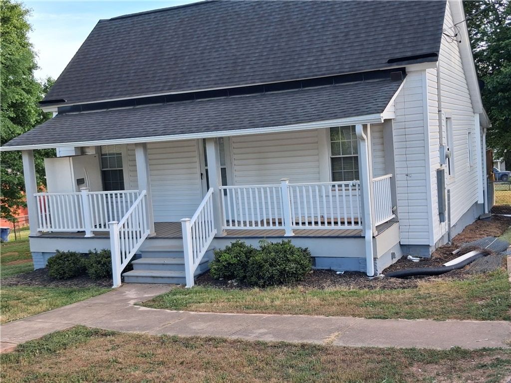 6 Allen Street, Pelzer, SC 29669