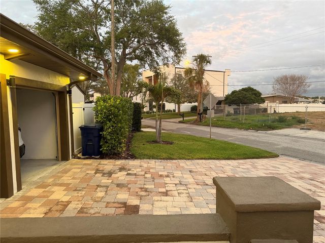 25 SANDPIPER ROAD, Tampa, FL 33609