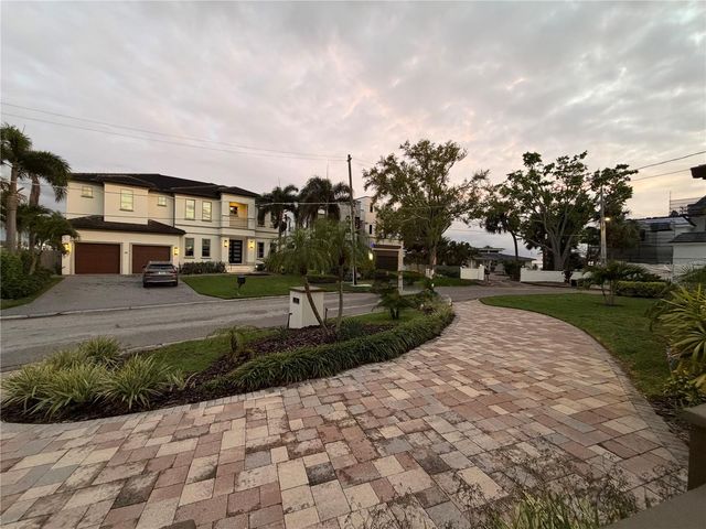 25 SANDPIPER ROAD, Tampa, FL 33609