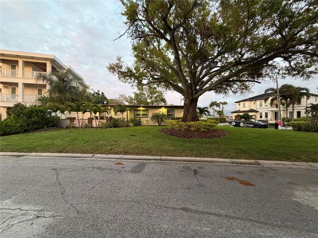 25 SANDPIPER ROAD, Tampa, FL 33609