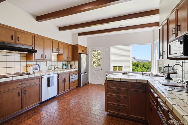246 El Camino Del Mar Street, San Francisco, CA 94121