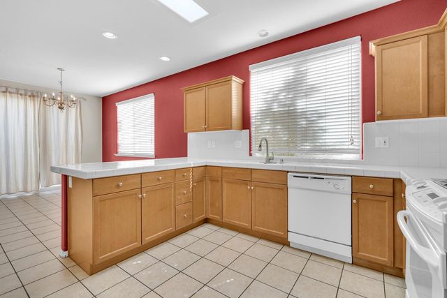 3689 W Black Walnut Lane, Fresno, CA 93711