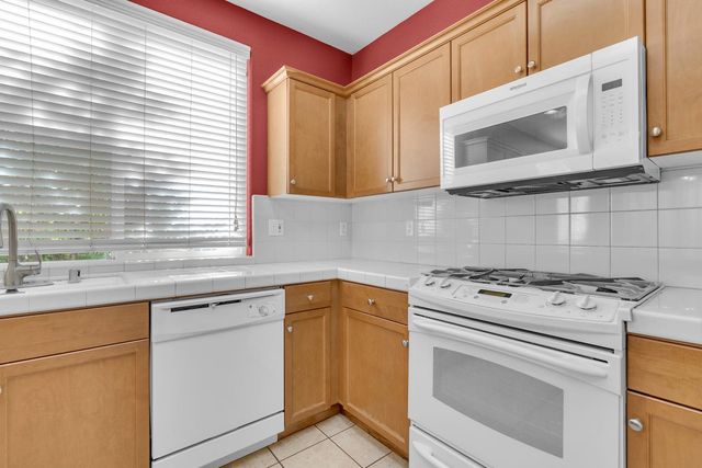 3689 W Black Walnut Lane, Fresno, CA 93711