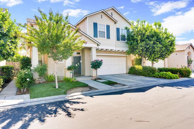 3689 W Black Walnut Lane, Fresno, CA 93711