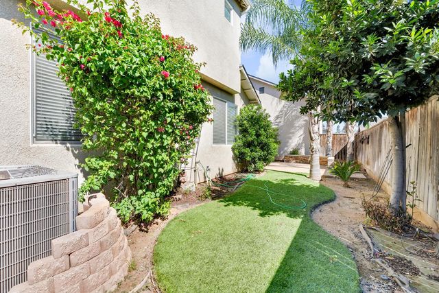 3689 W Black Walnut Lane, Fresno, CA 93711