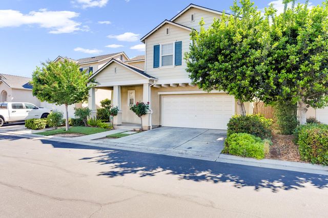 3689 W Black Walnut Lane, Fresno, CA 93711