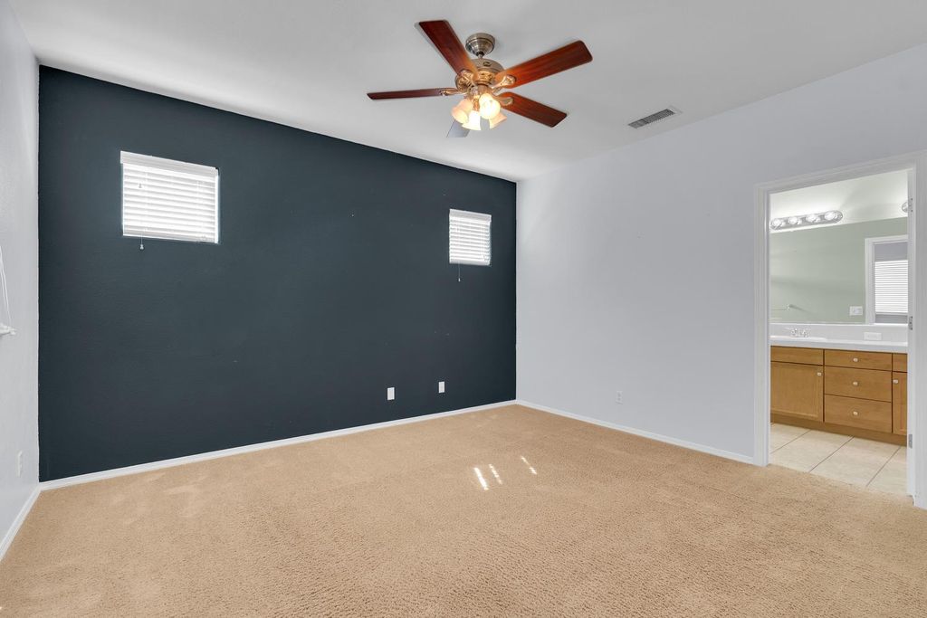 Image 13 of property listing at 3689 W Black Walnut Lane, Fresno, CA 93711