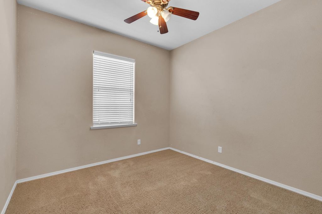 Image 21 of property listing at 3689 W Black Walnut Lane, Fresno, CA 93711