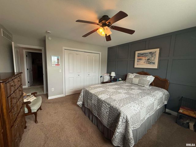 1116 DIXON Street, Washington, IL 61571